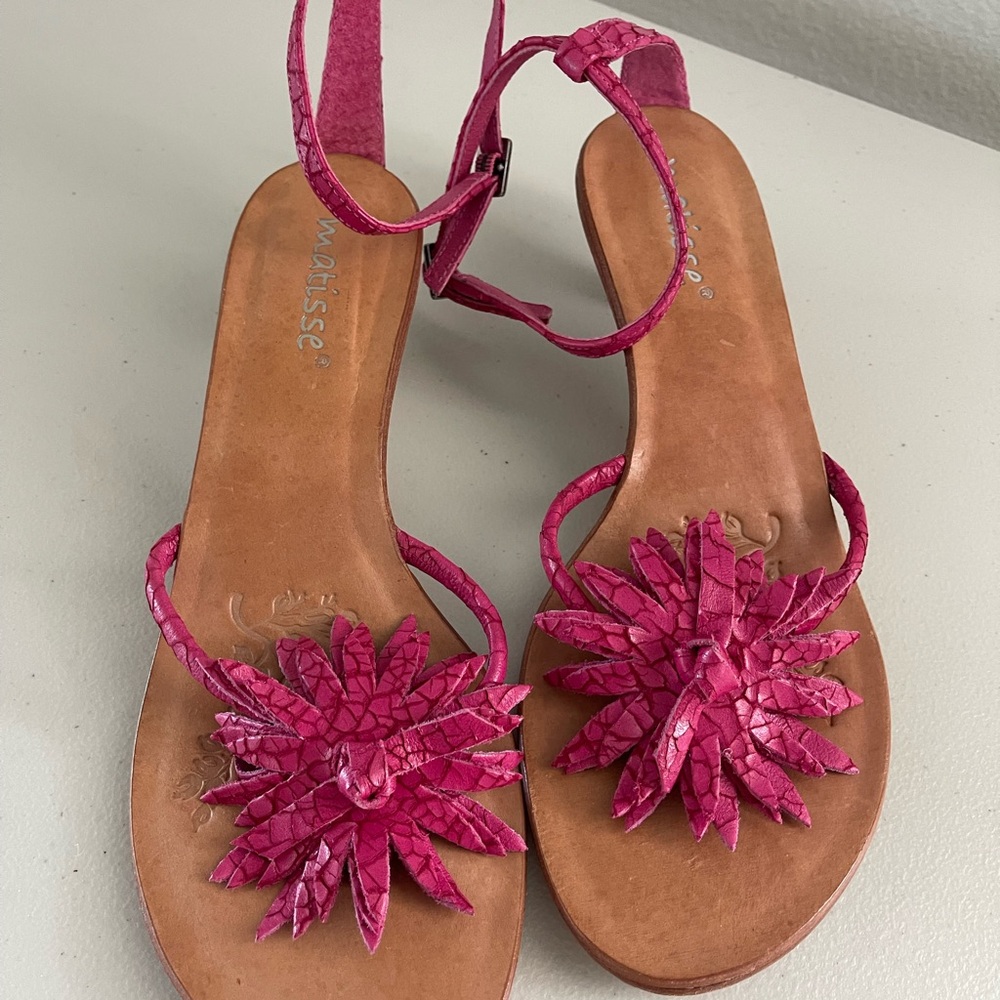 Matisse Leather Fuchsia Sandals with Floral Accent